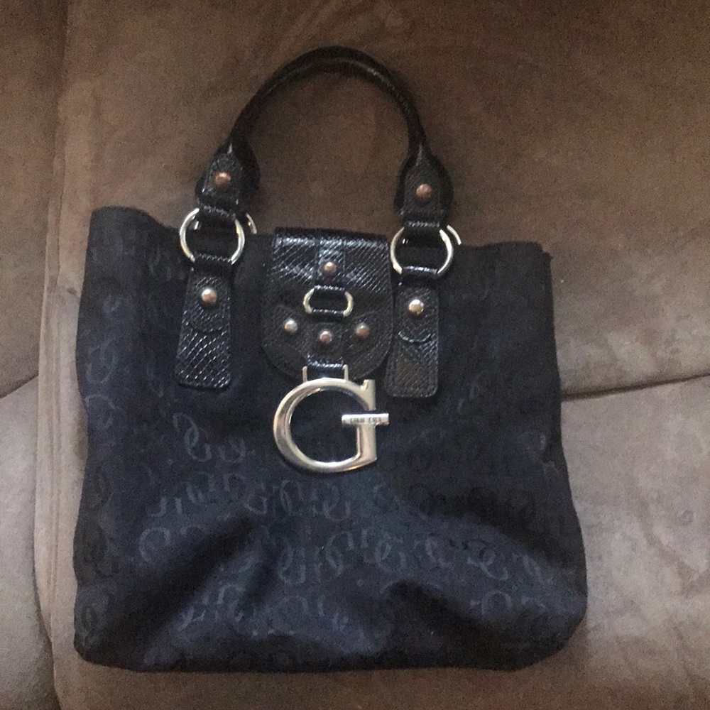 GUESS PURSE